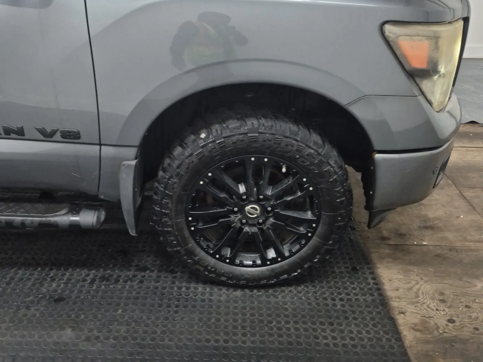 Right Front Wheel/Tire Photo