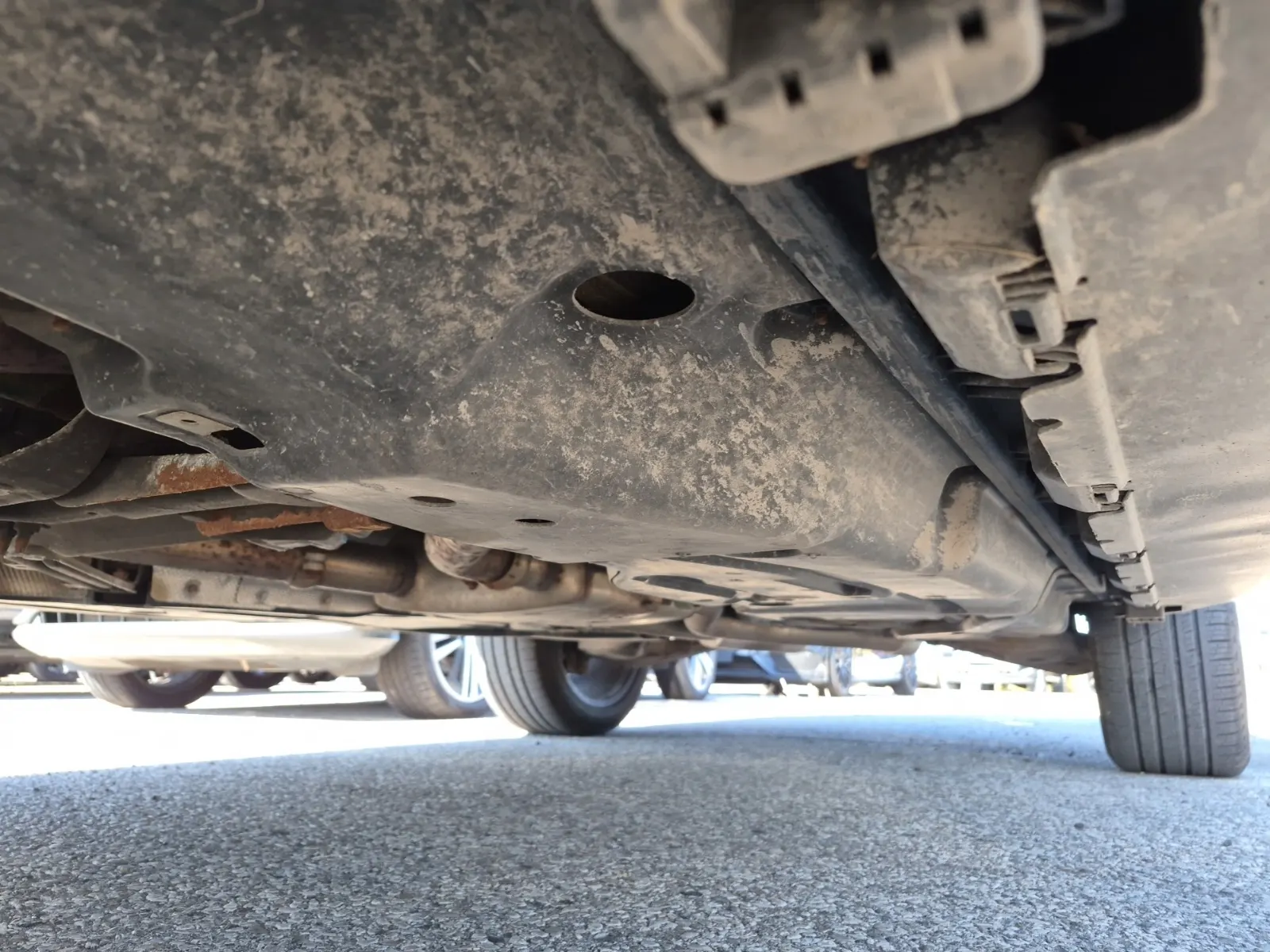 Undercarriage - Driver Photo