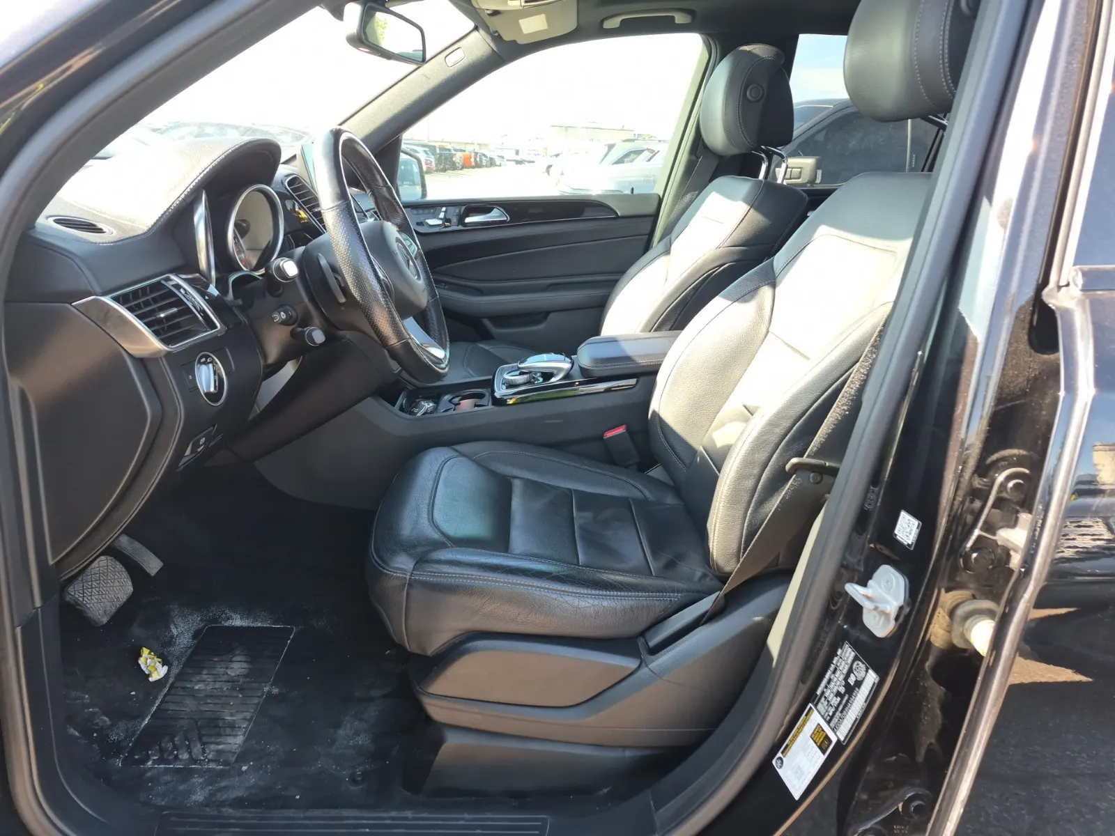 Front Interior Photo