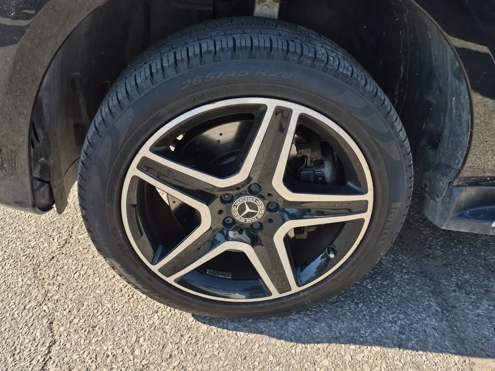 Front driver wheel/tire photo
