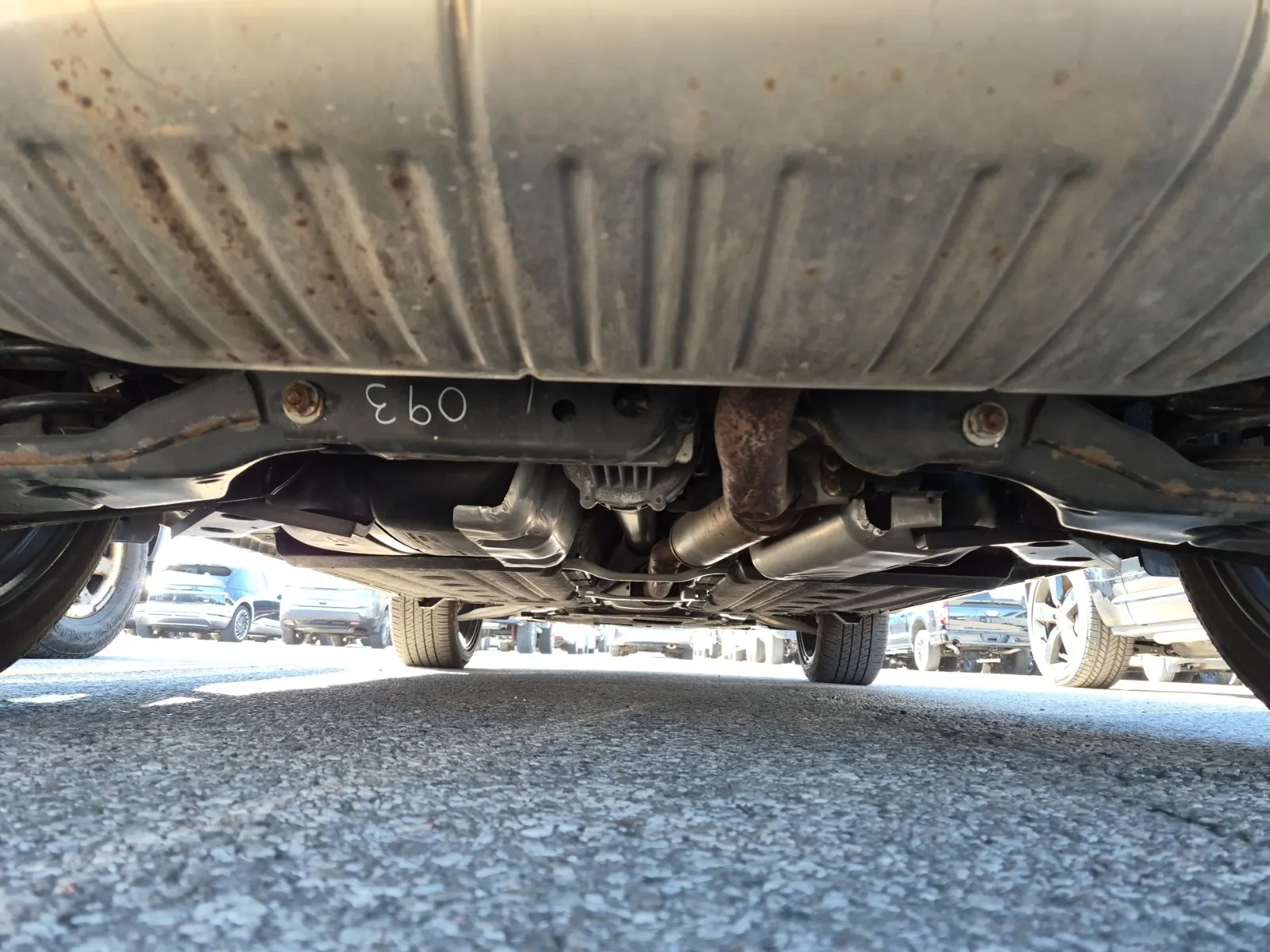 Undercarriage - Rear Photo