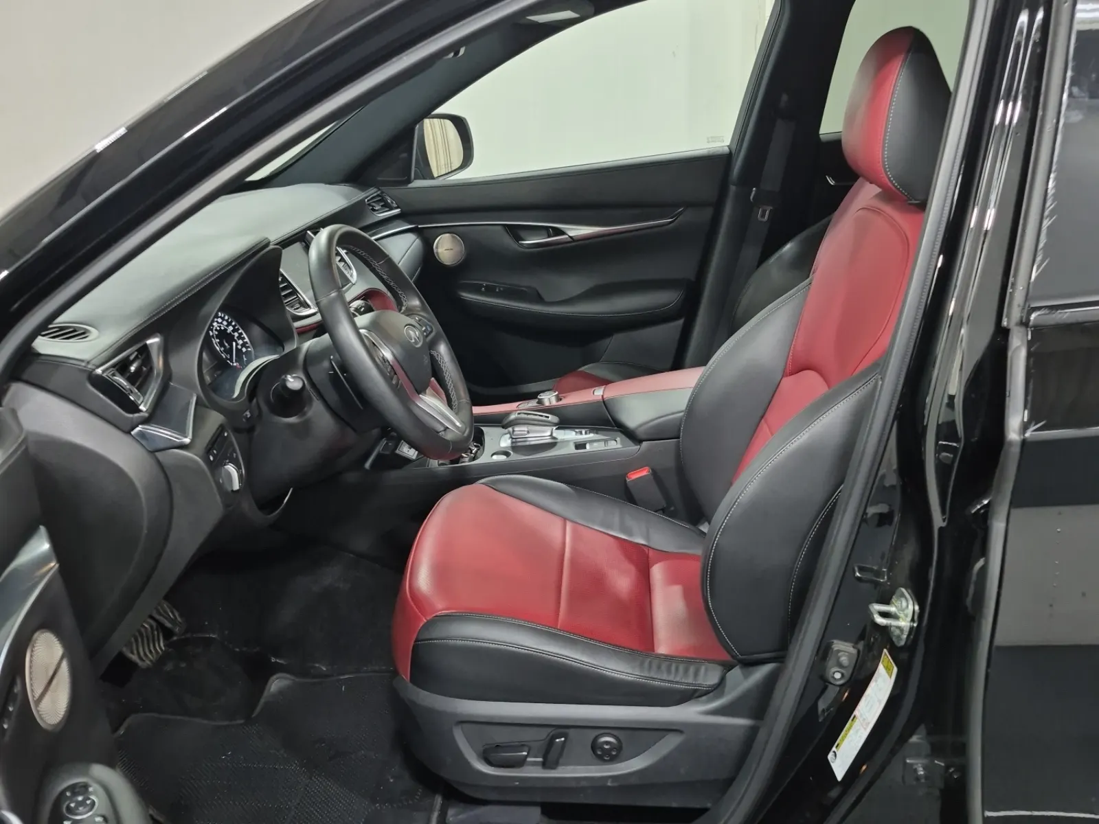 Front Interior Photo