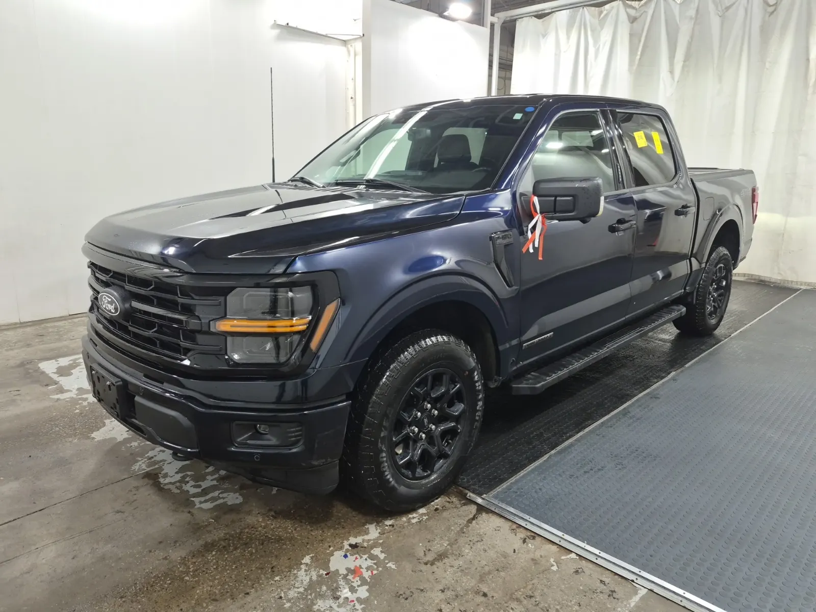 Front driver 3/4 photo
