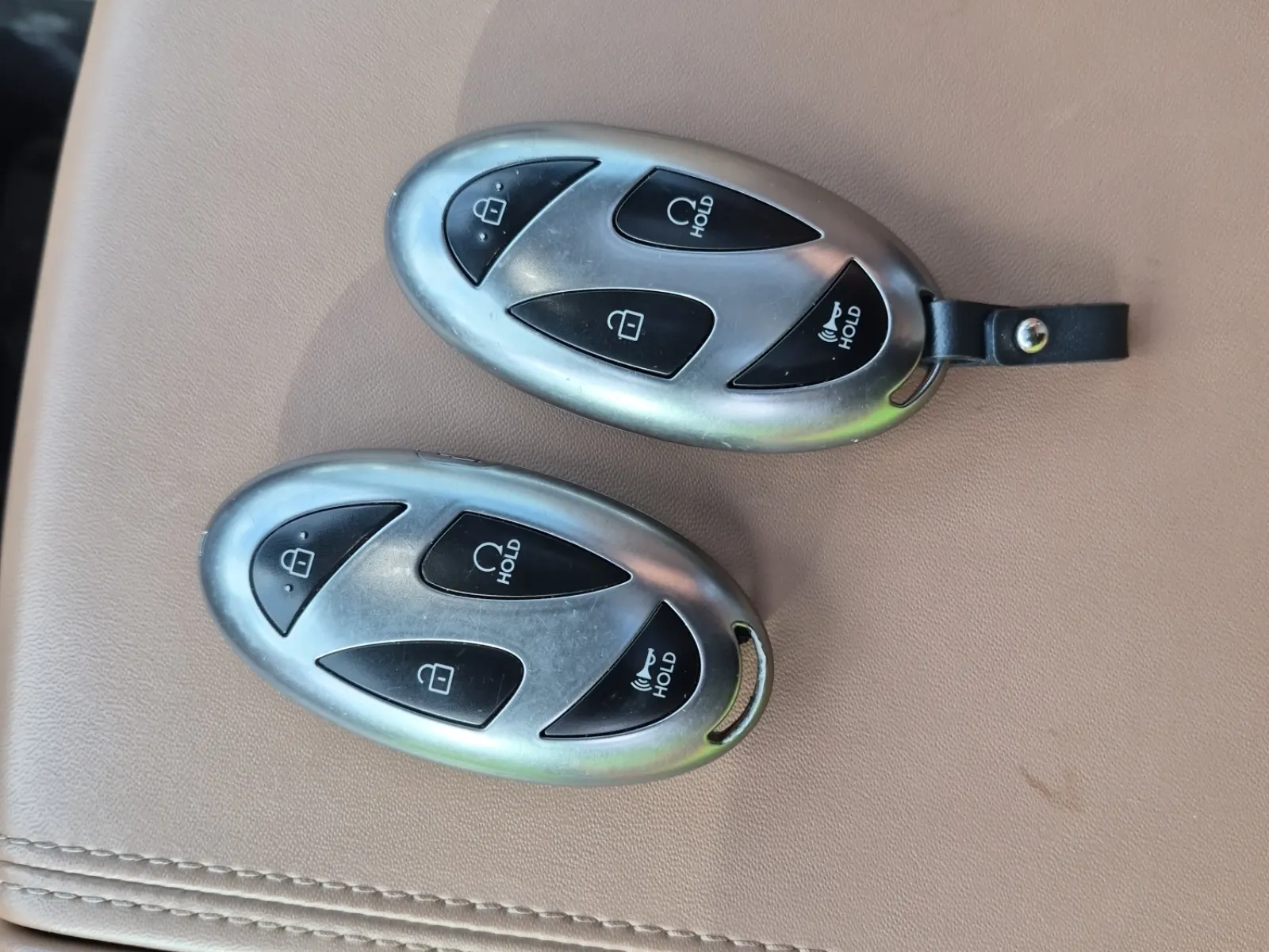 Keys/Fobs/Manual Photo