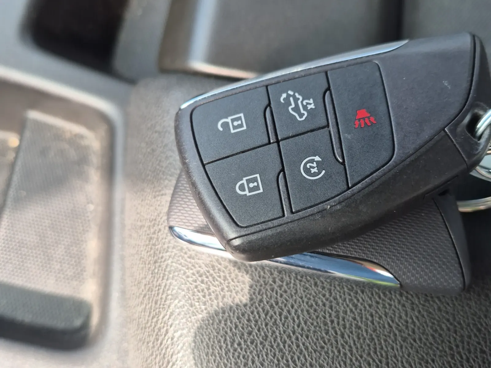 Keys/Fobs/Manual Photo