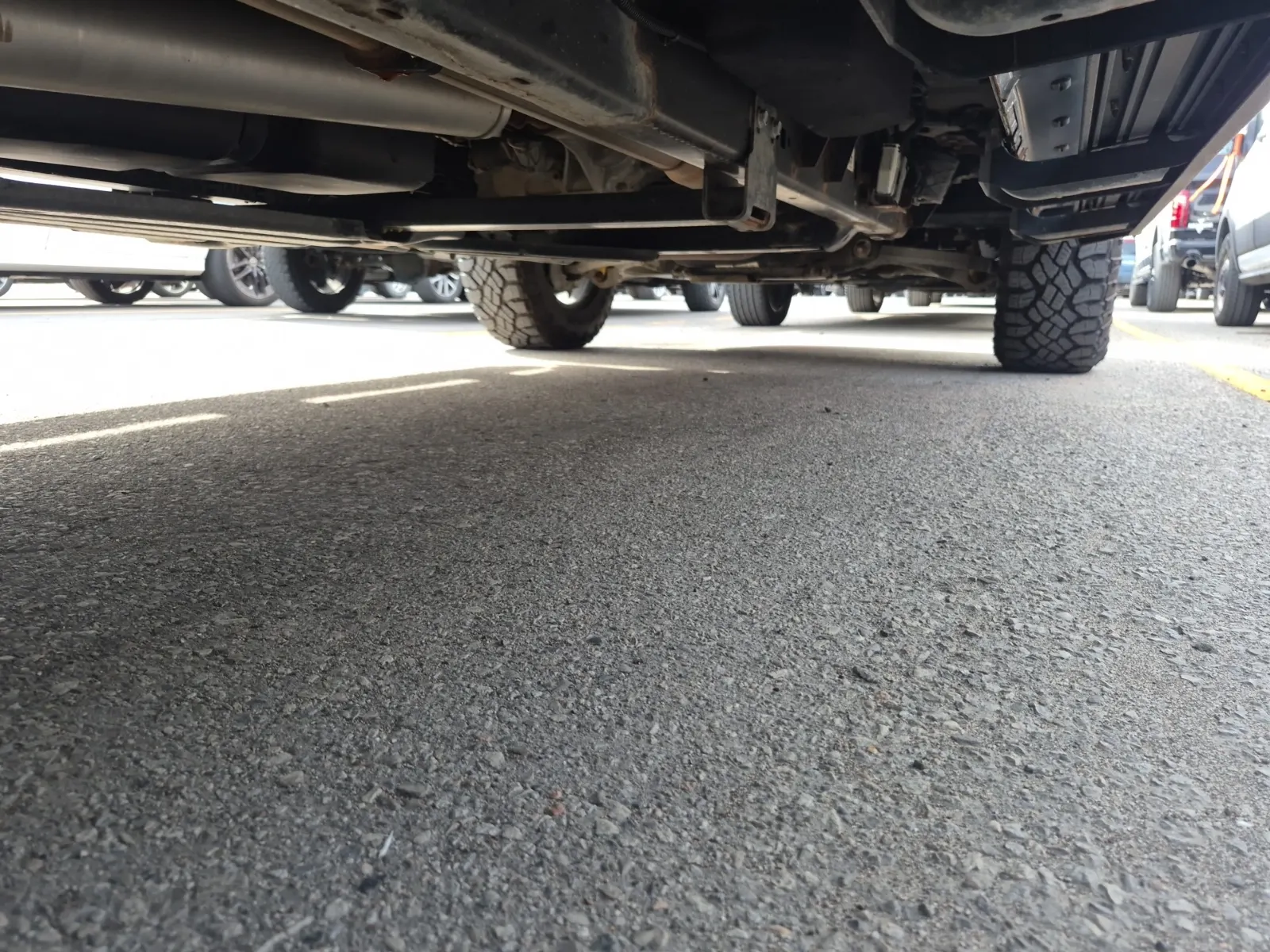 Undercarriage - Passenger Photo