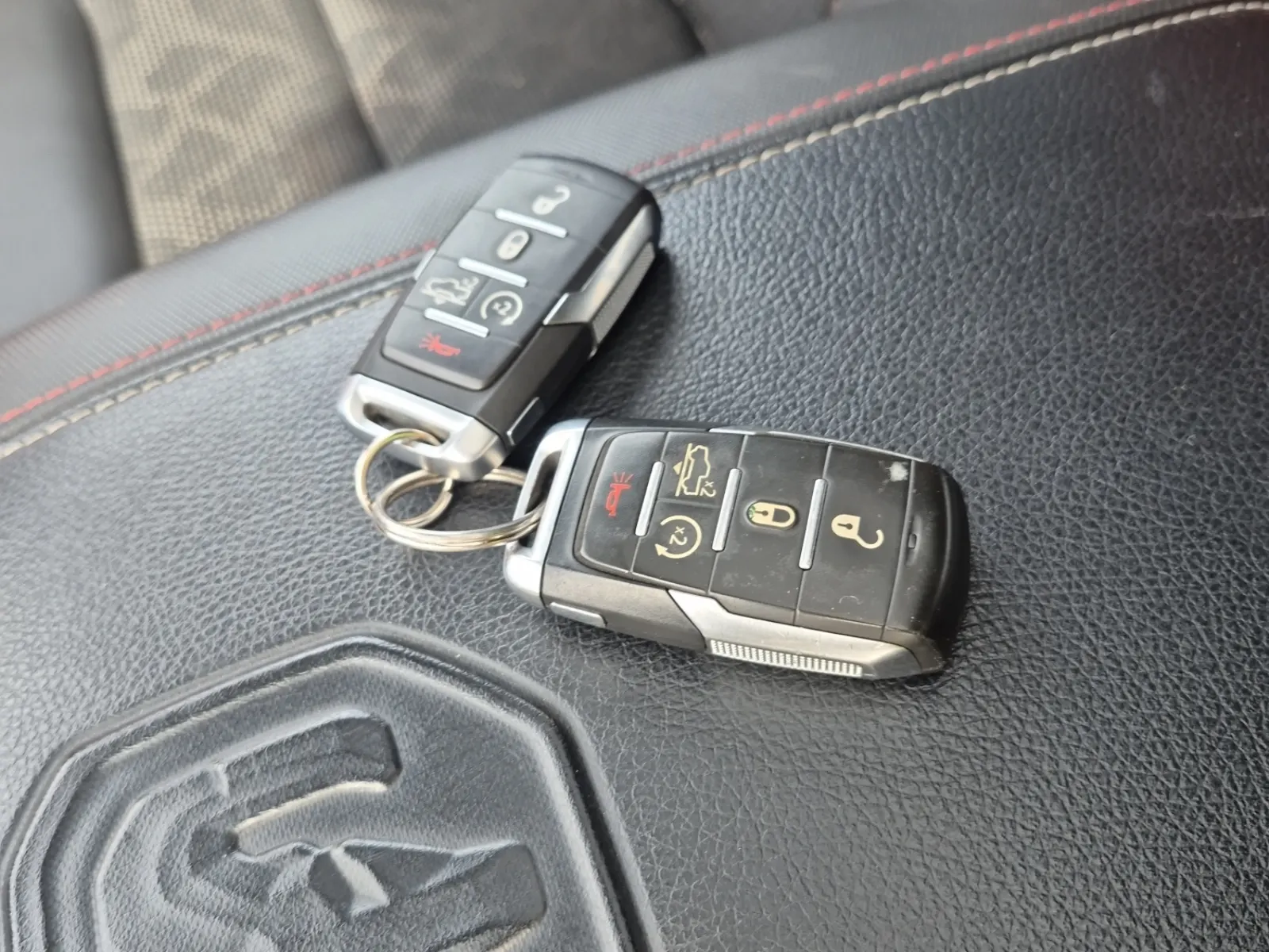 Keys/Fobs/Manual Photo