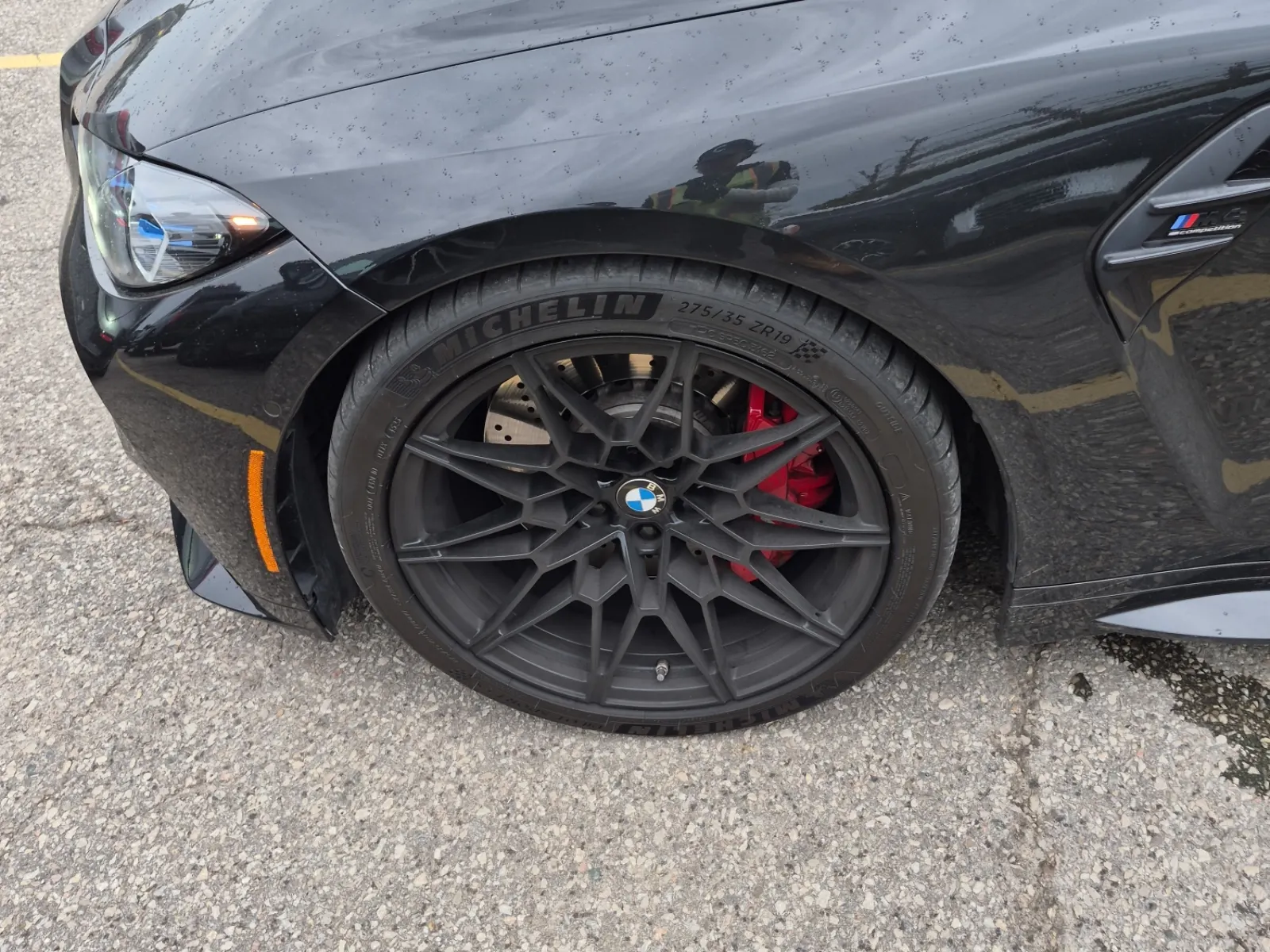Front driver wheel/tire photo