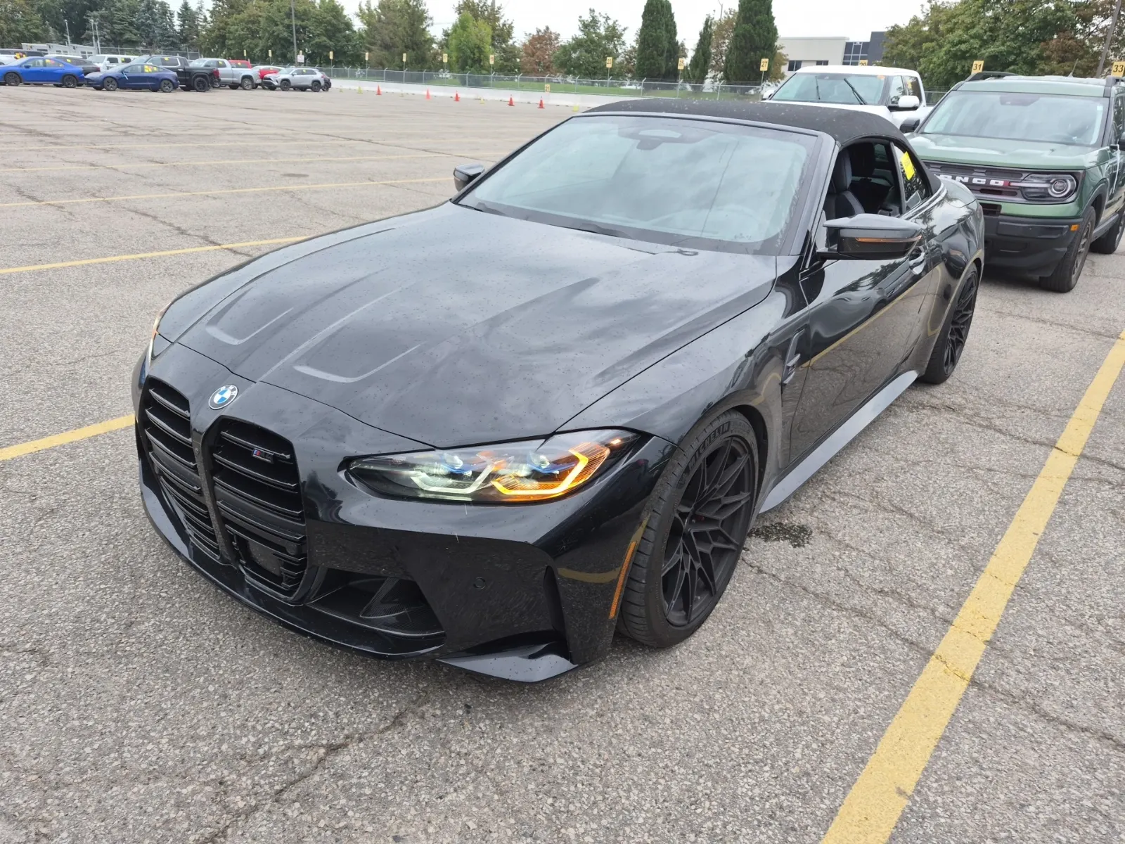 Front driver 3/4 photo