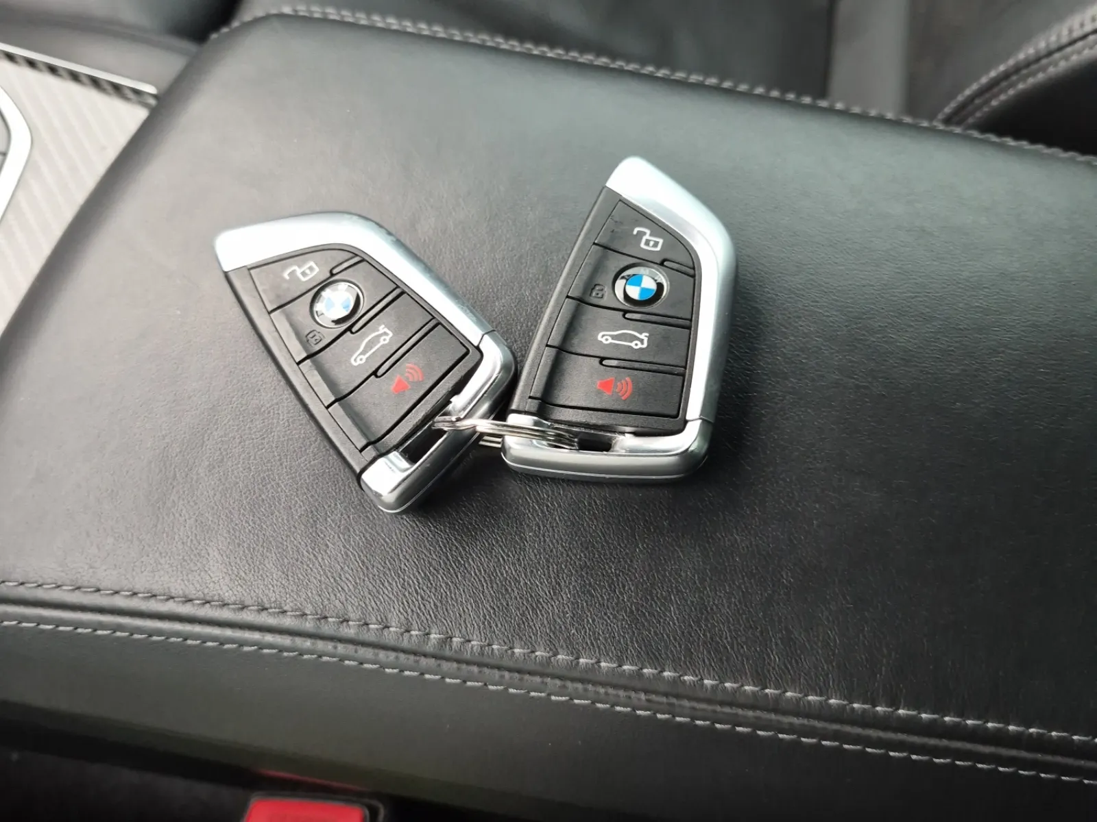 Keys/Fobs/Manual Photo