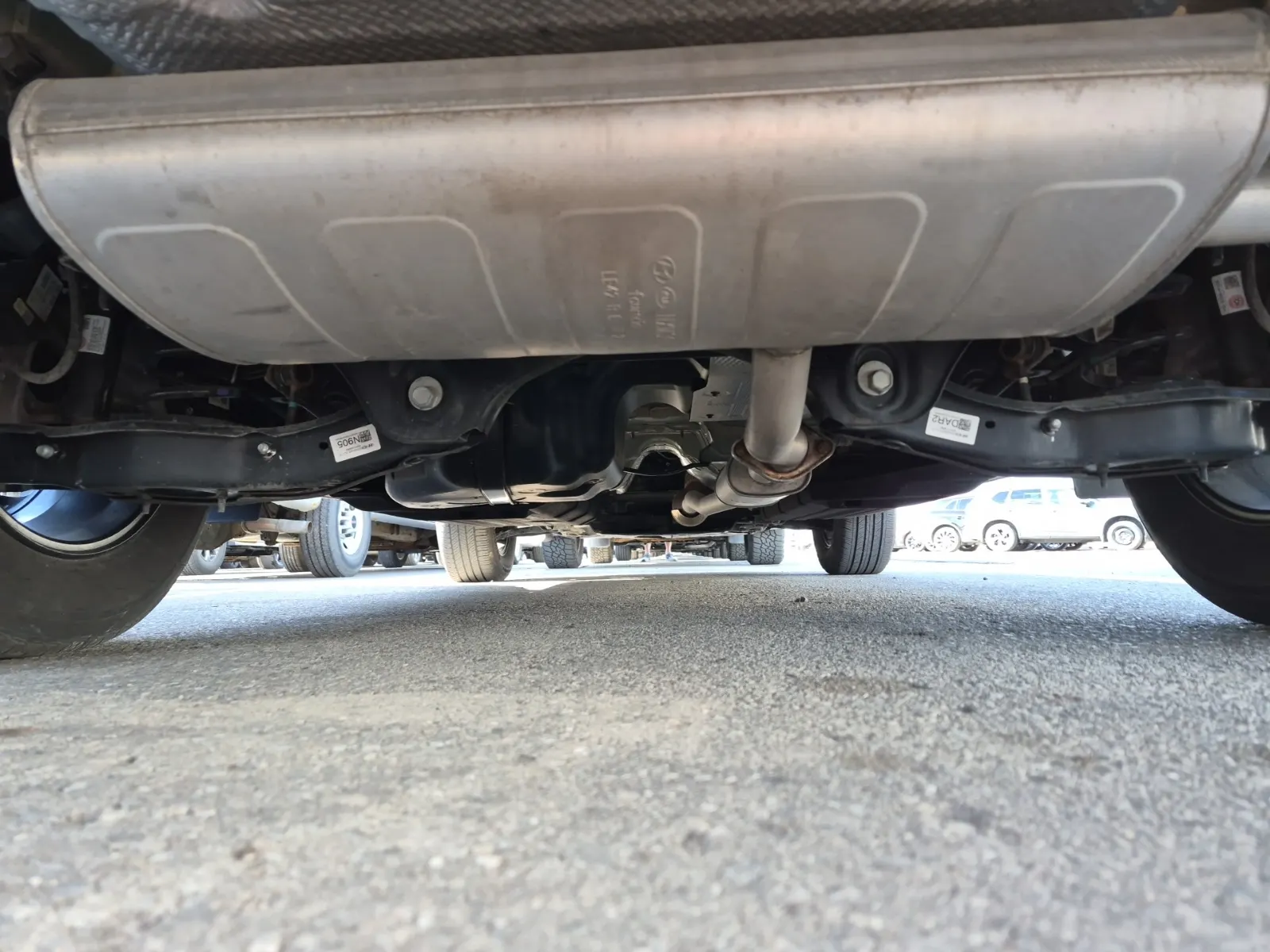 Undercarriage - Rear Photo