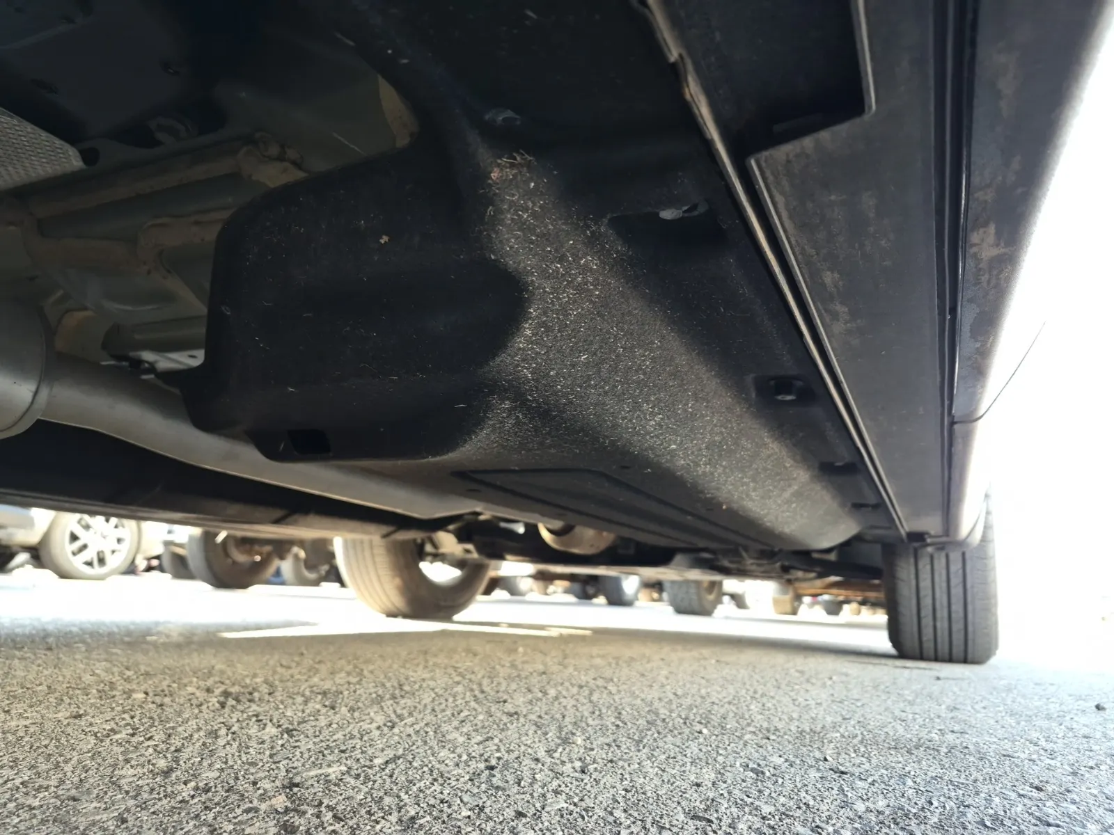 Undercarriage - Passenger Photo