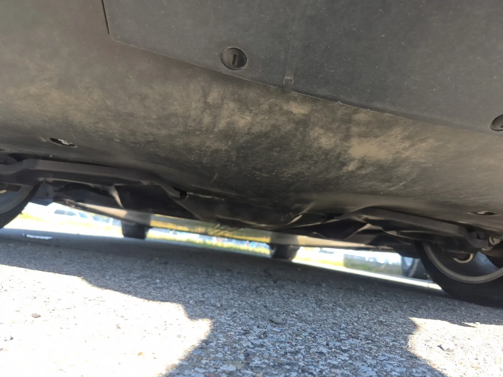 Undercarriage - Rear Photo