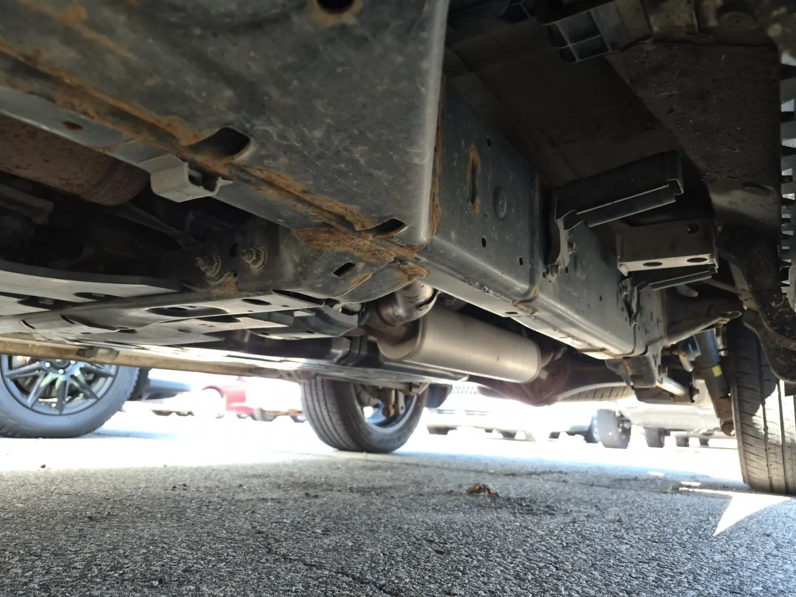 Undercarriage - Driver Photo