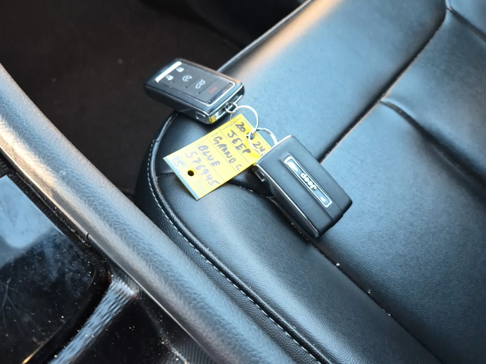 Keys/Fobs/Manual Photo