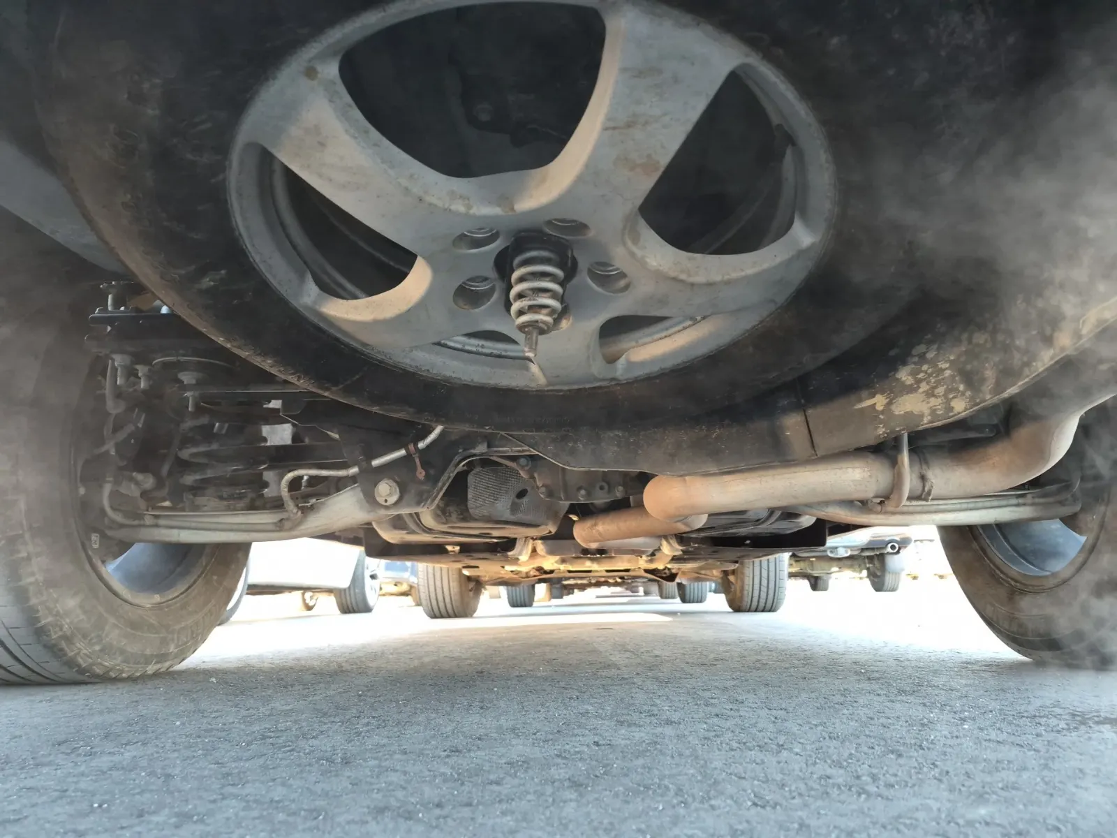 Undercarriage - Rear Photo