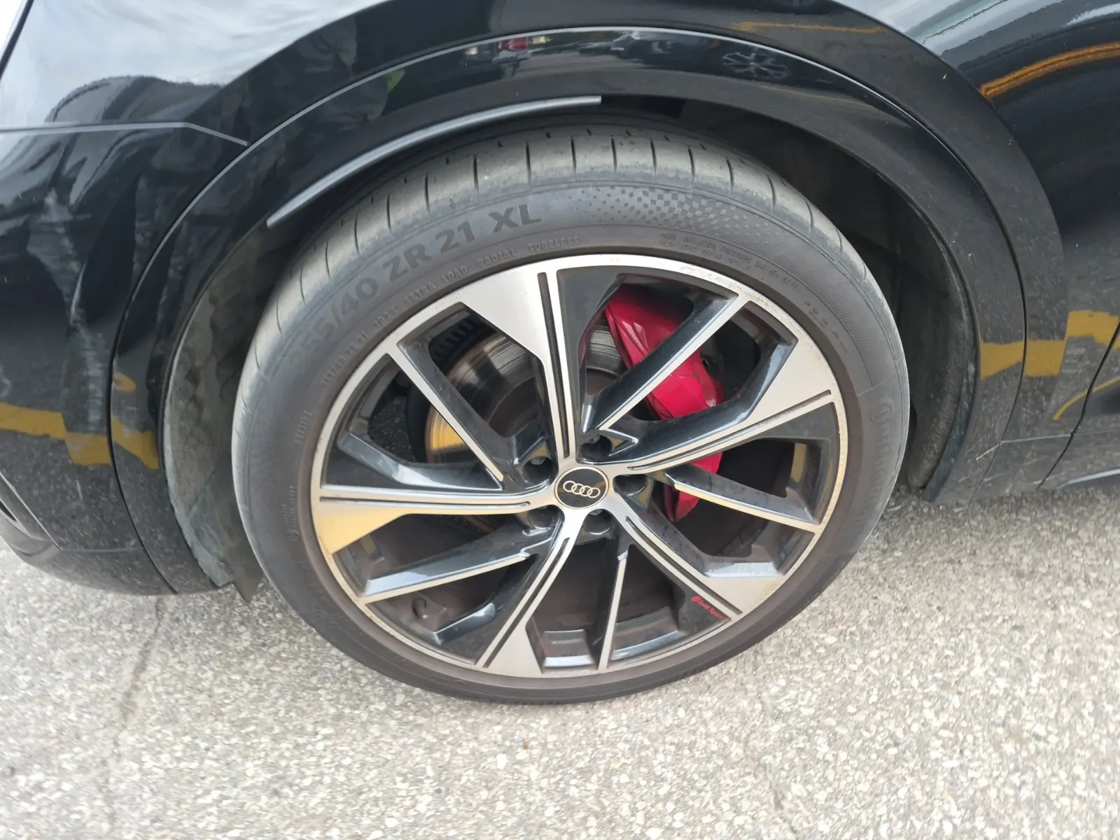 Front driver wheel/tire photo