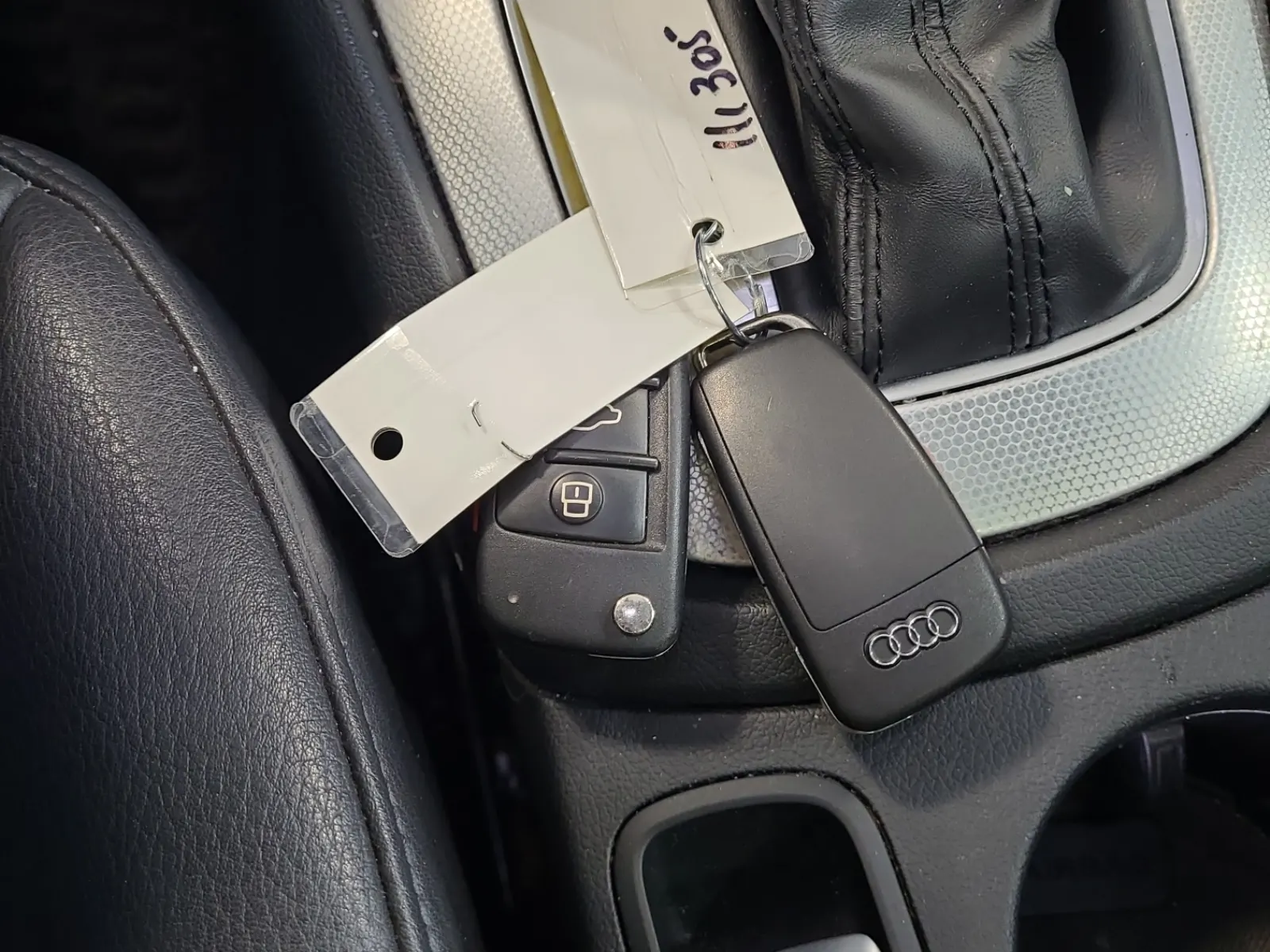 Keys/Fobs/Manual Photo