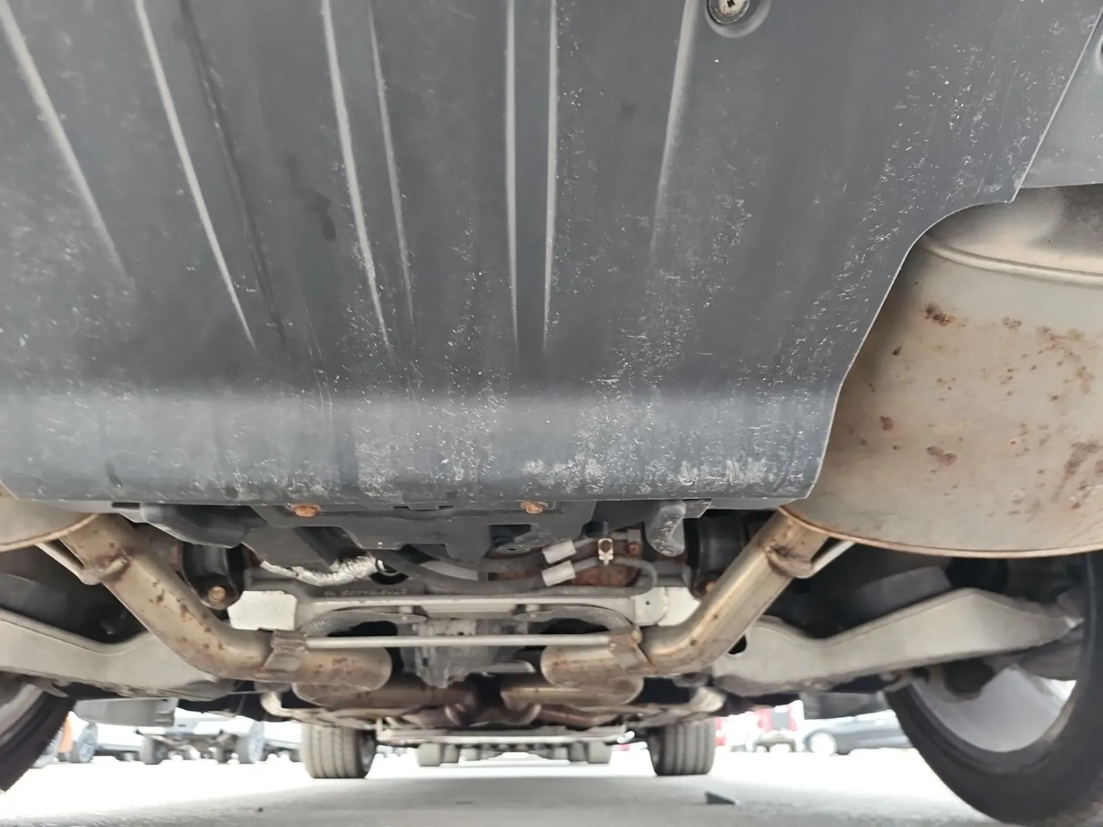 Undercarriage - Rear Photo