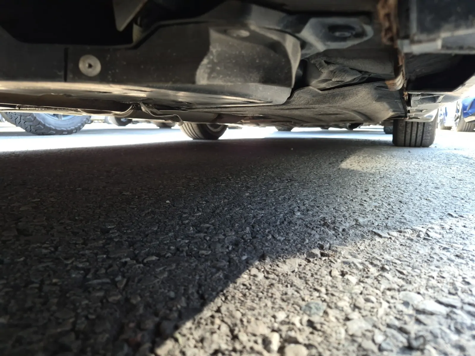 Undercarriage - Passenger Photo