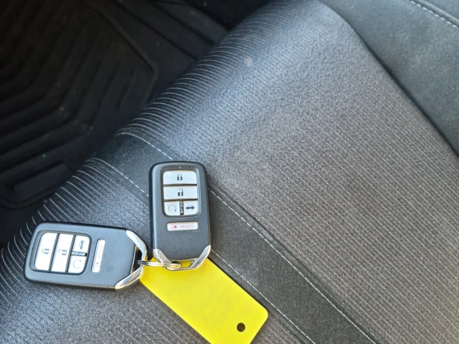 Keys/Fobs/Manual Photo
