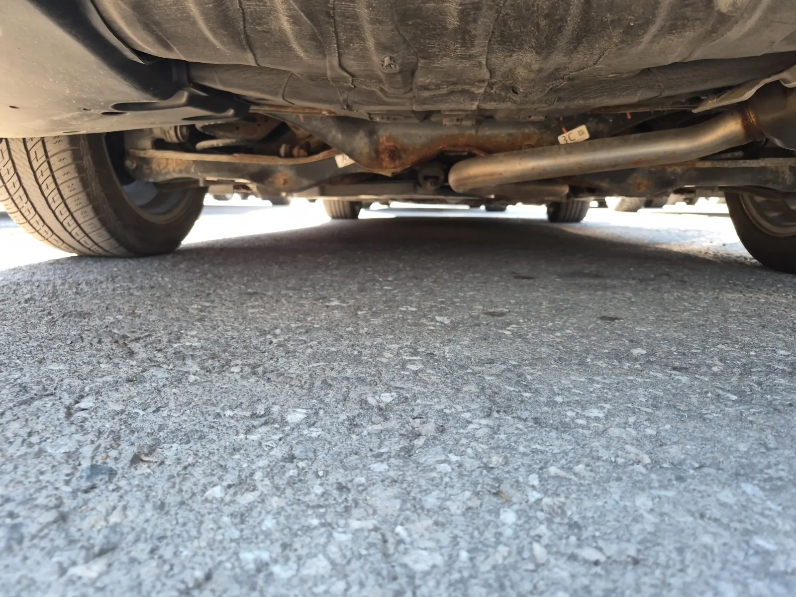 Undercarriage - Rear Photo