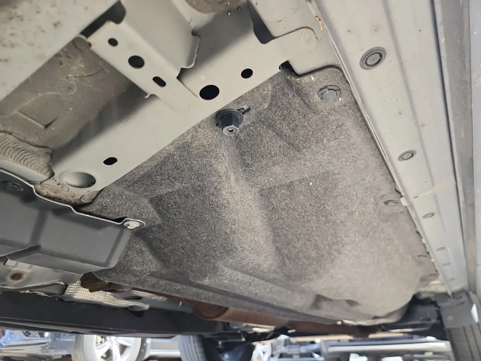 Undercarriage - Driver Photo