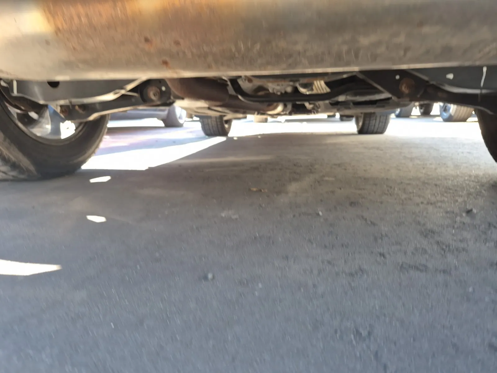 Undercarriage - Rear Photo