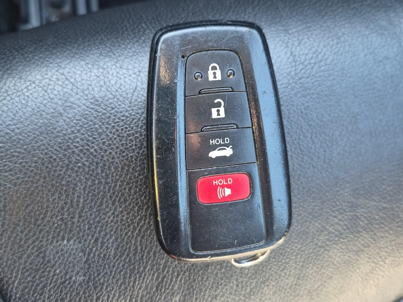 Keys/Fobs/Manual Photo