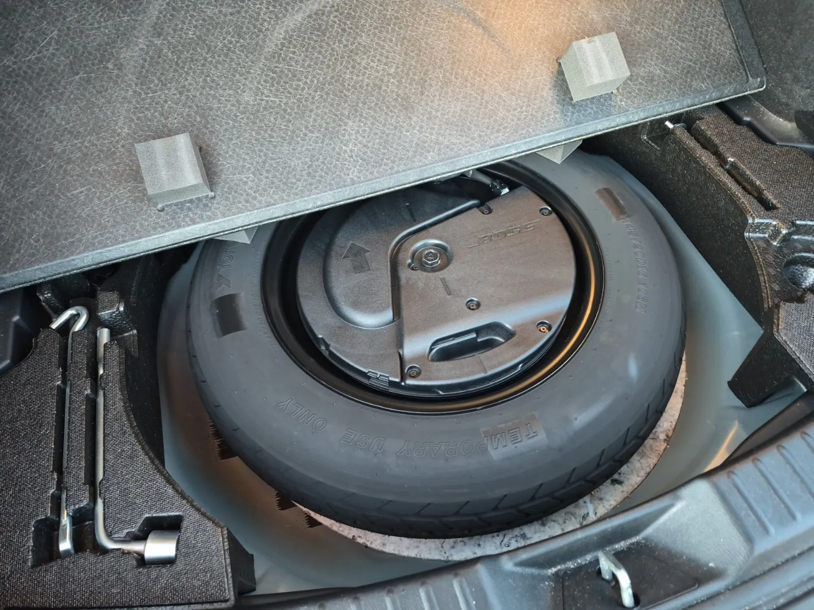 Spare Tire & Wheel Photo