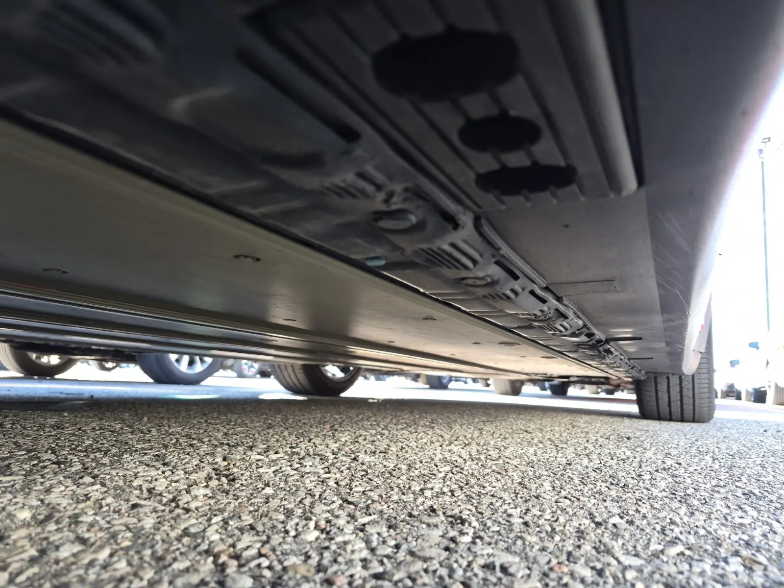 Undercarriage - Passenger Photo
