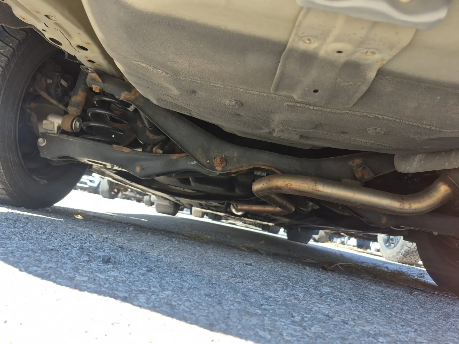 Undercarriage - Rear Photo