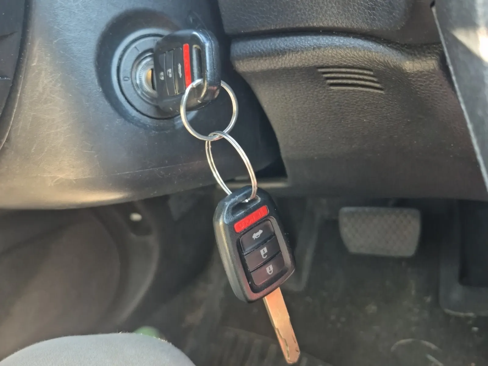 Keys/Fobs/Manual Photo