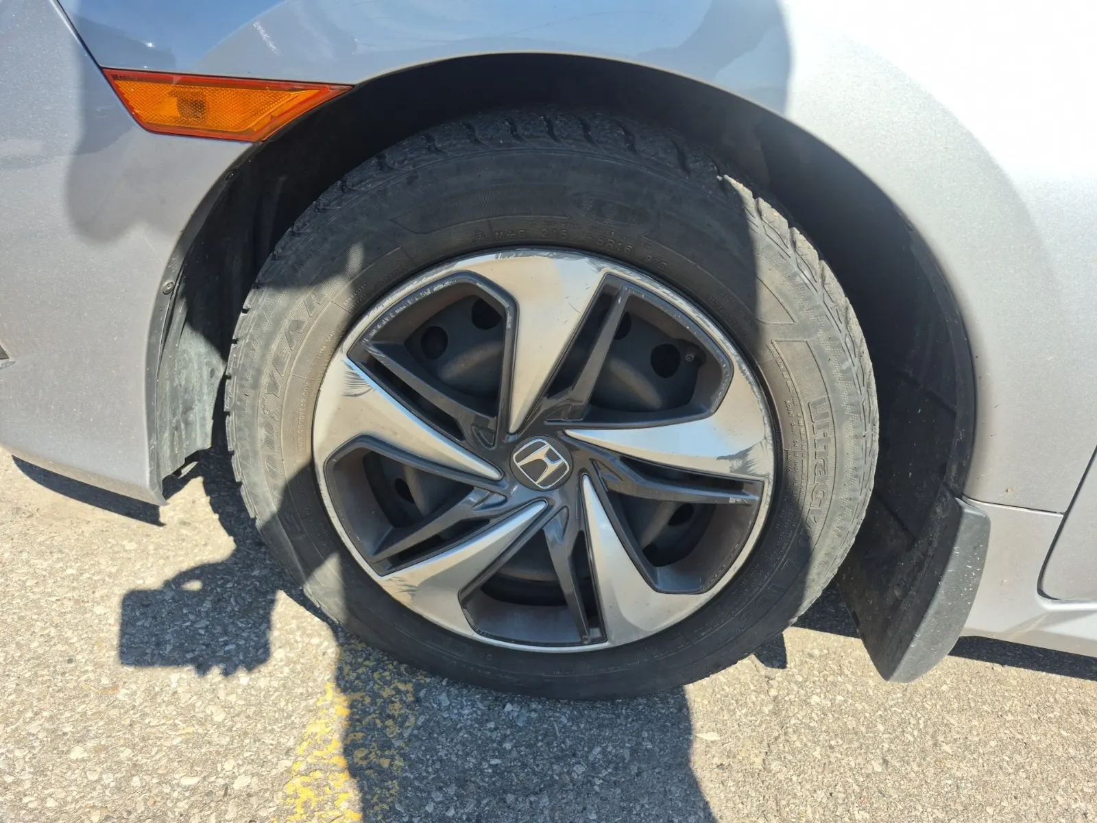 Front driver wheel/tire photo
