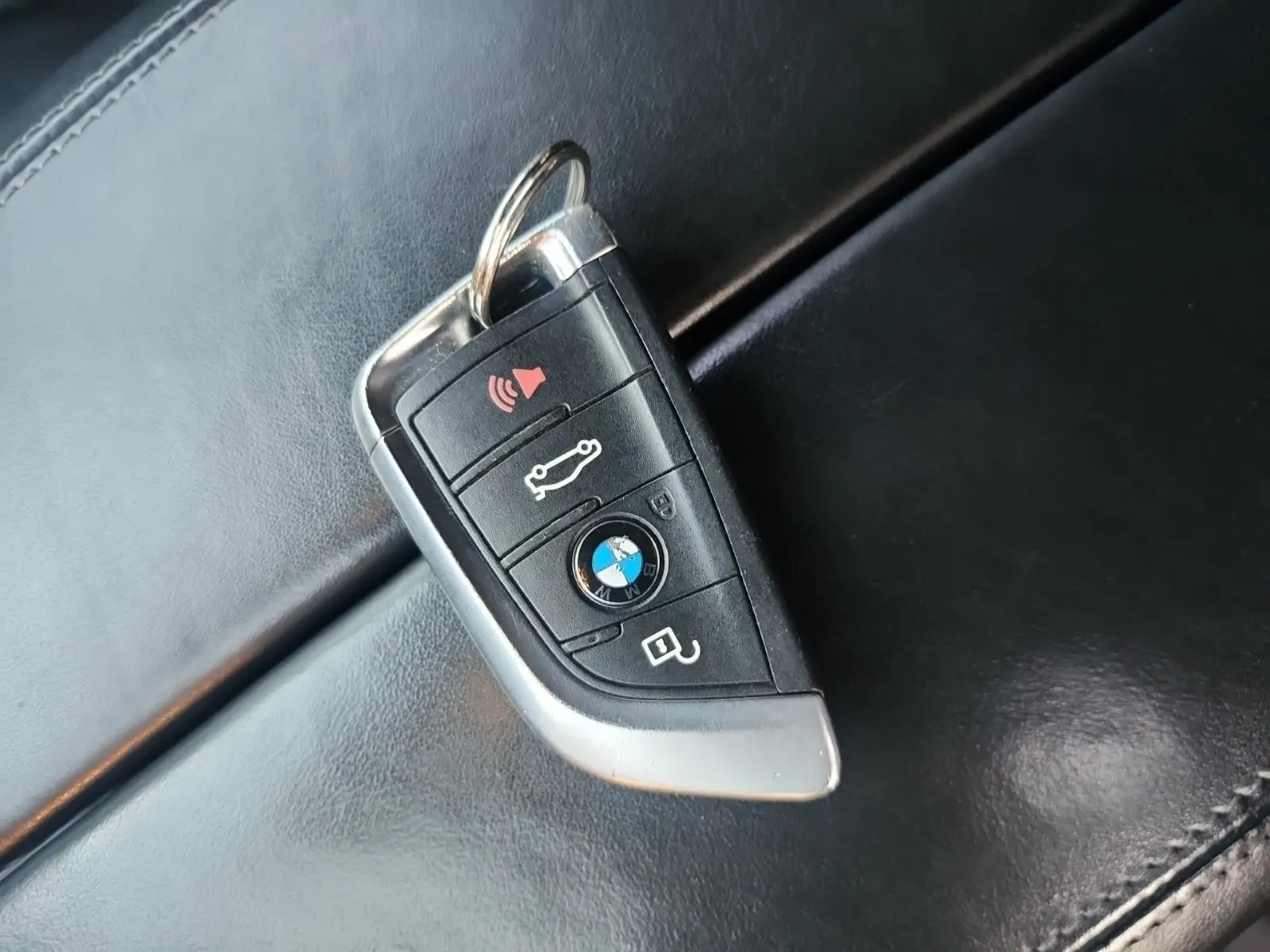 Keys/Fobs/Manual Photo