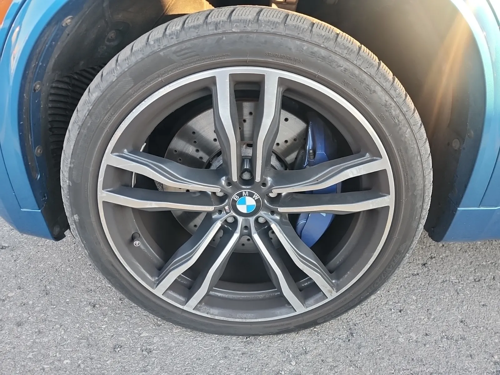 Front driver wheel/tire photo