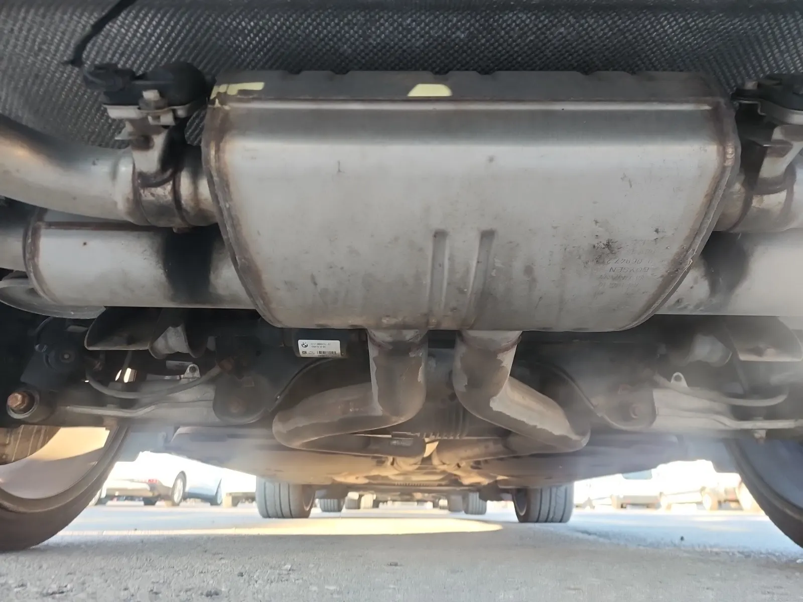 Undercarriage - Rear Photo