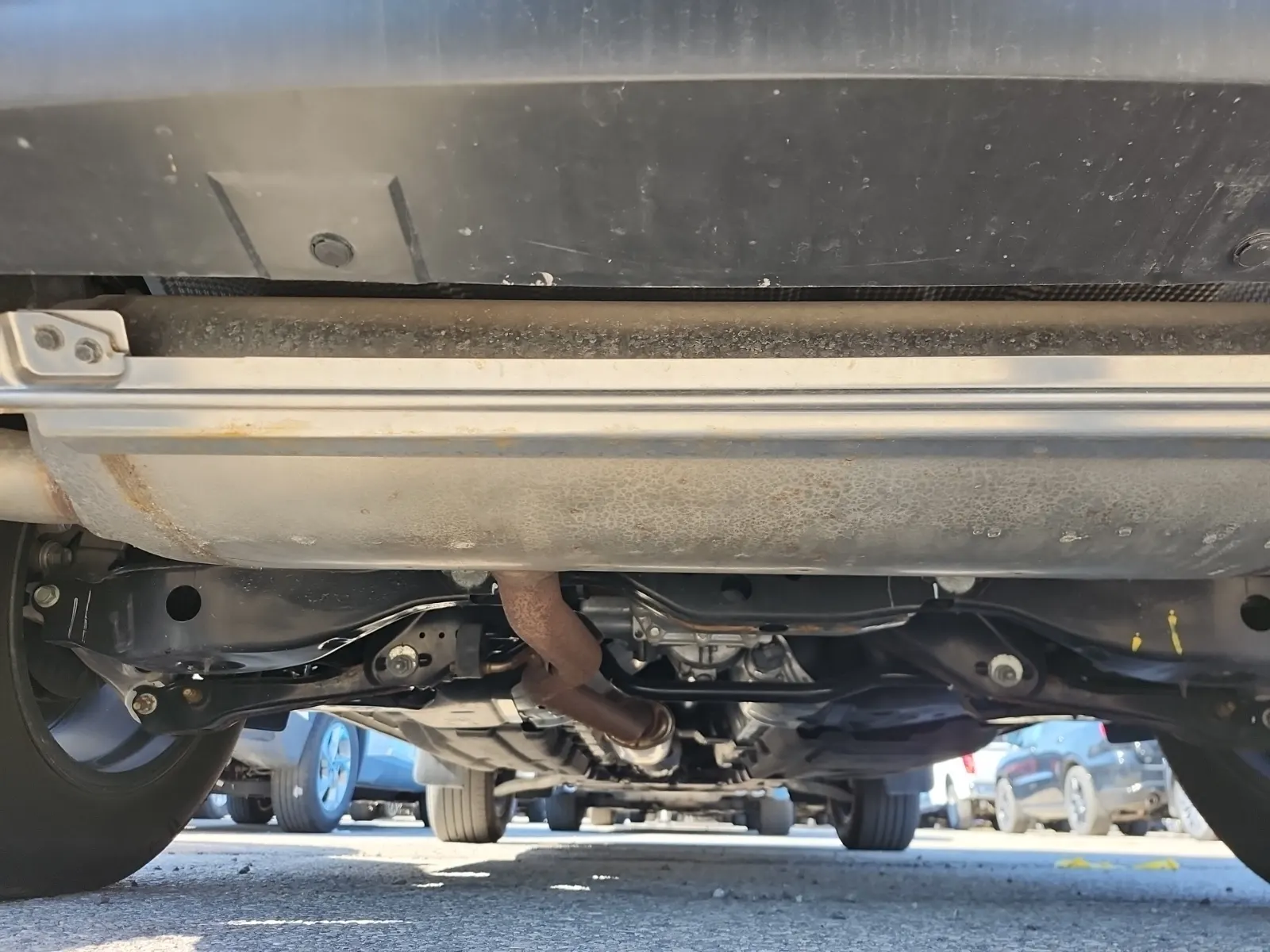Undercarriage - Rear Photo