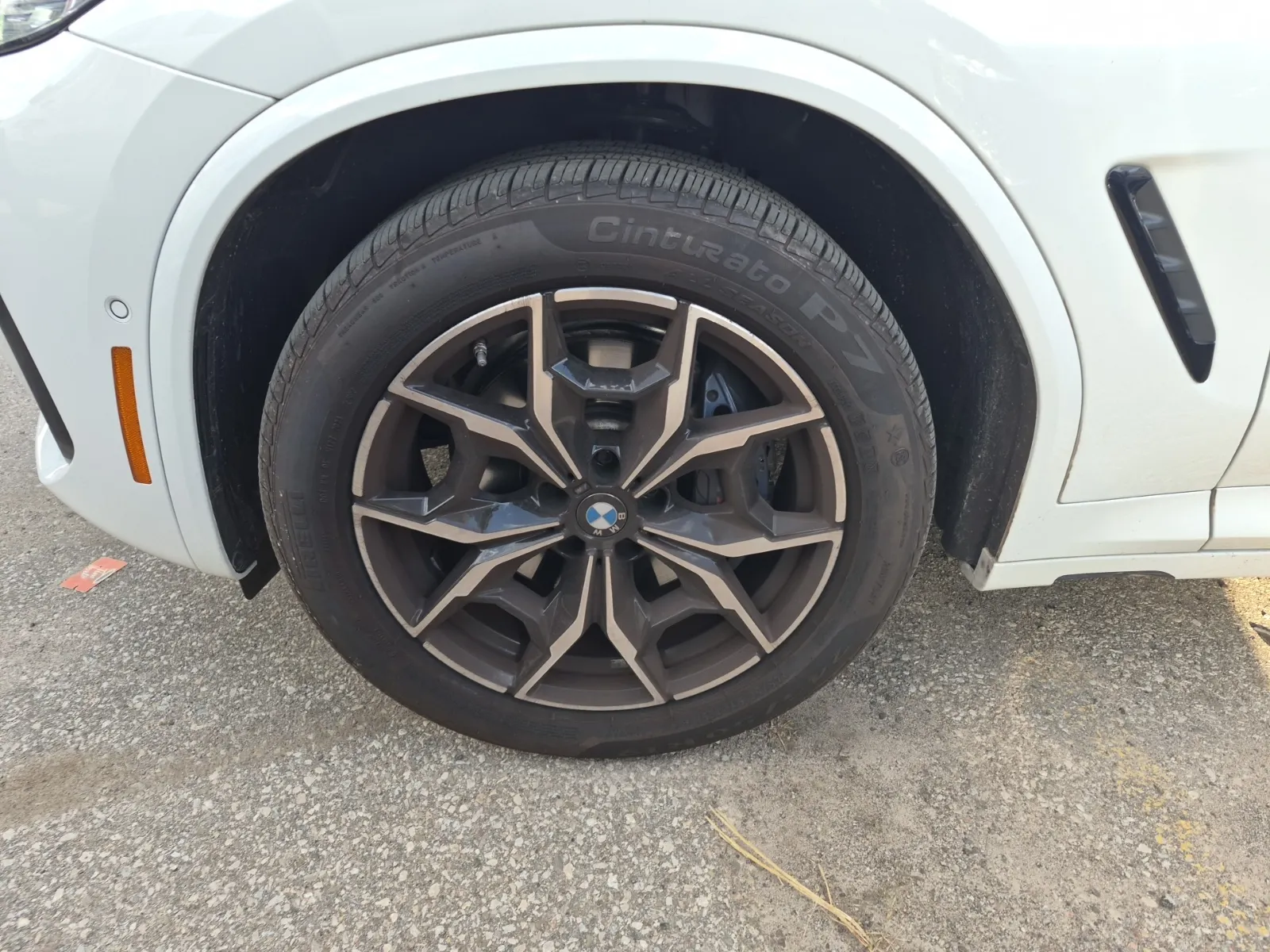 Front driver wheel/tire photo