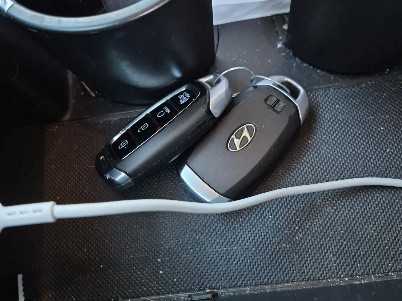 Keys/Fobs/Manual Photo