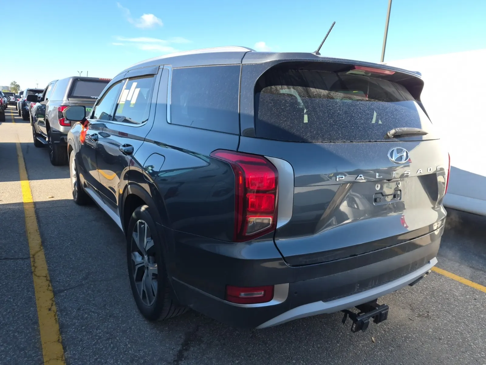 Driver Rear 3/4 Photo