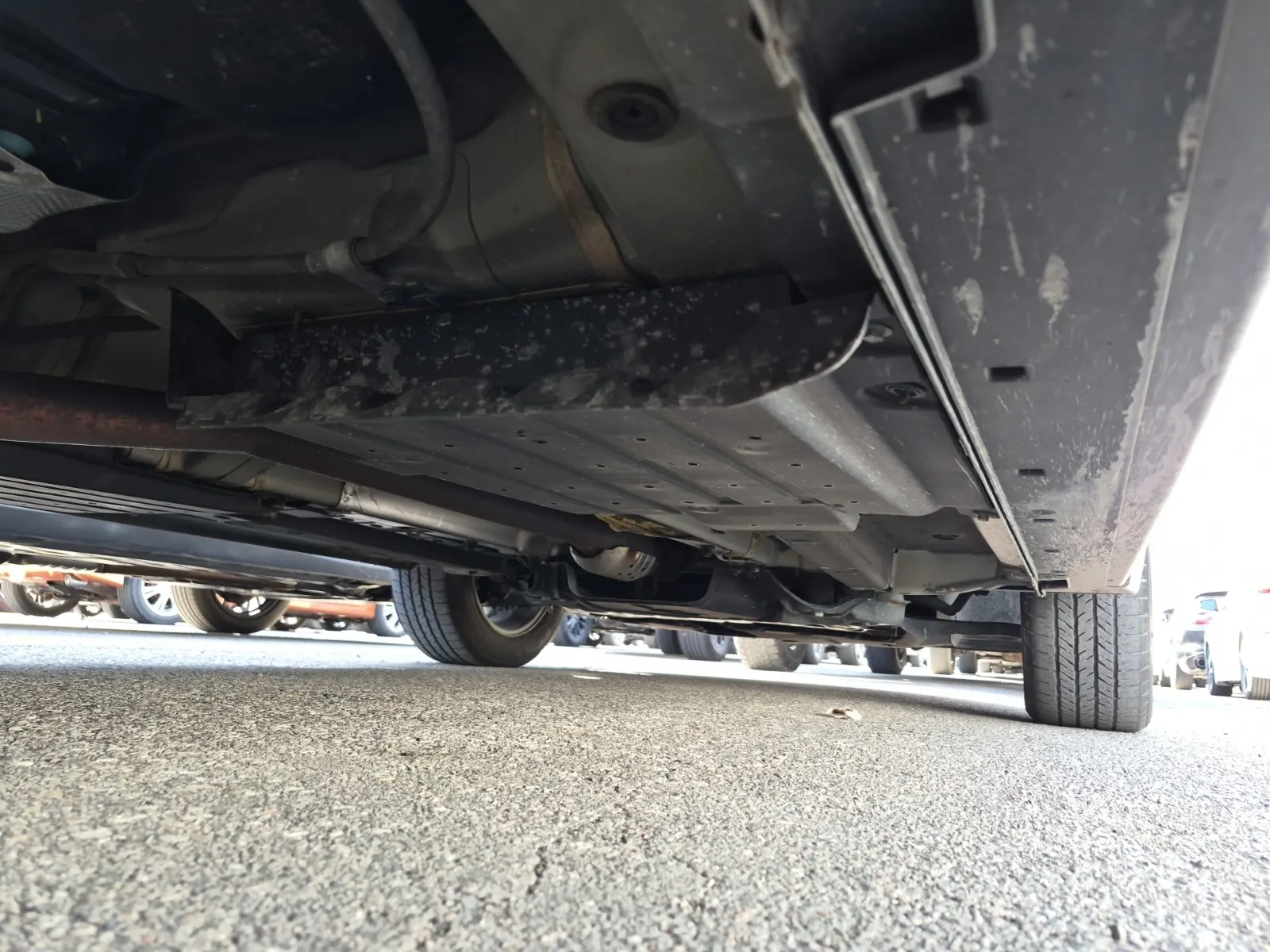 Undercarriage - Passenger Photo