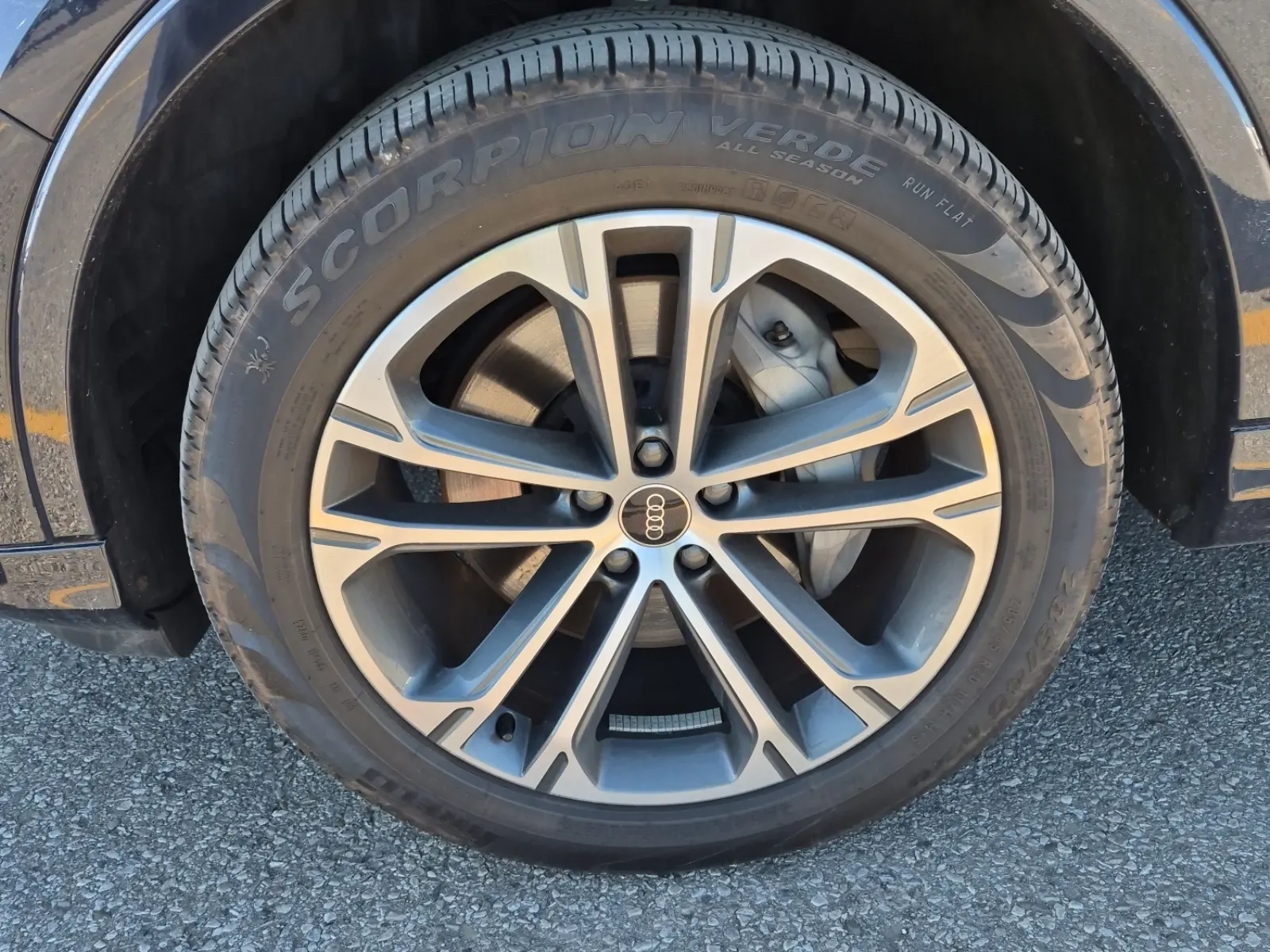 Front driver wheel/tire photo