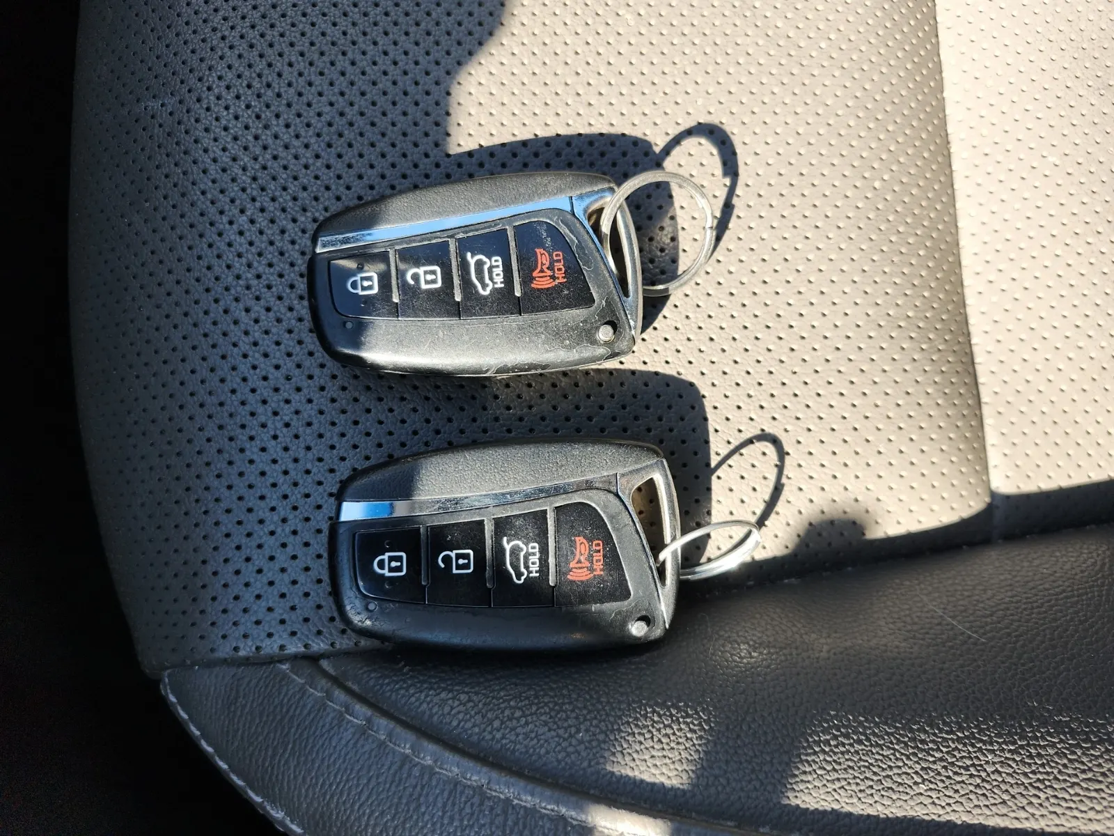 Keys/Fobs/Manual Photo