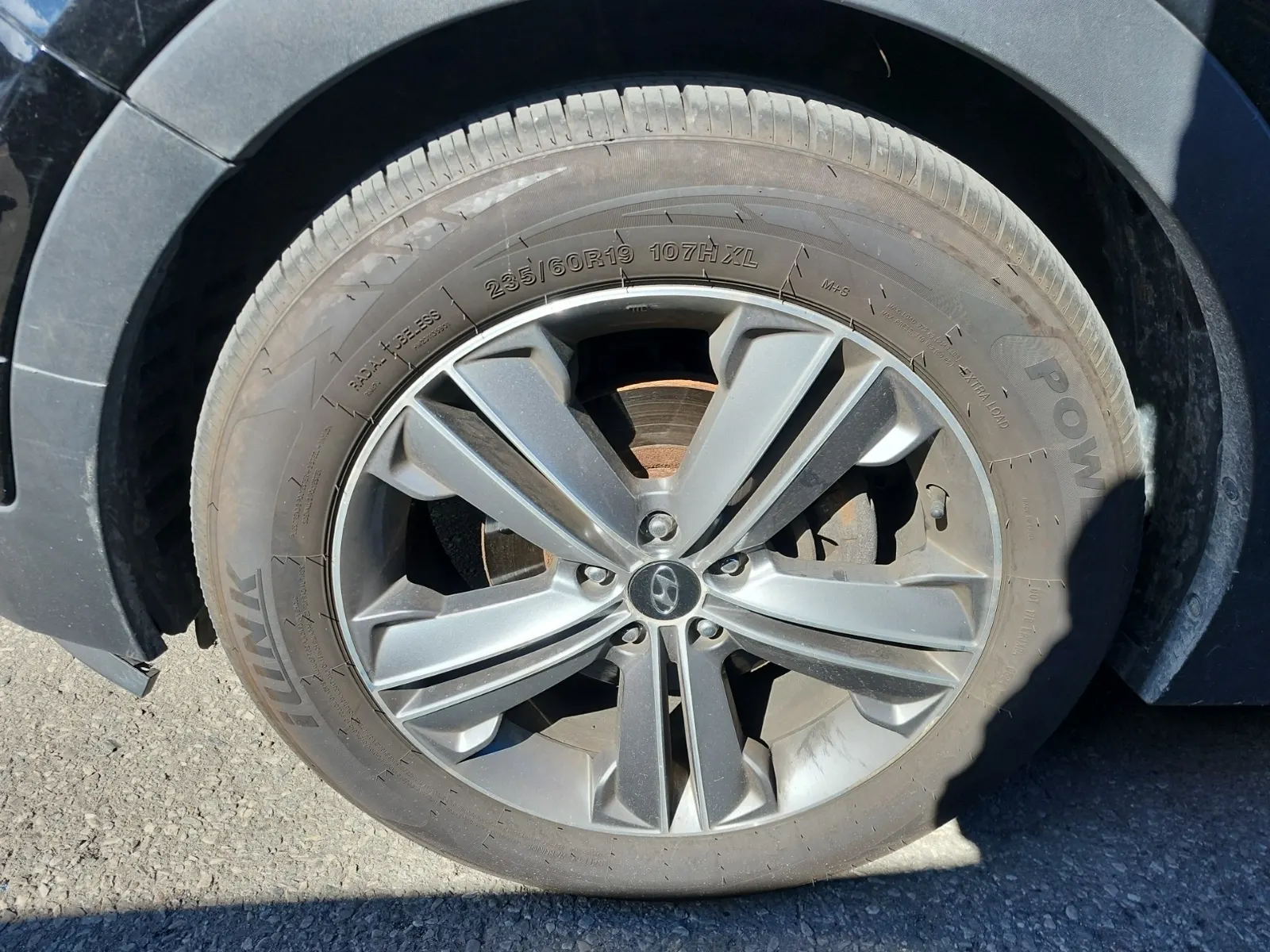 Front driver wheel/tire photo