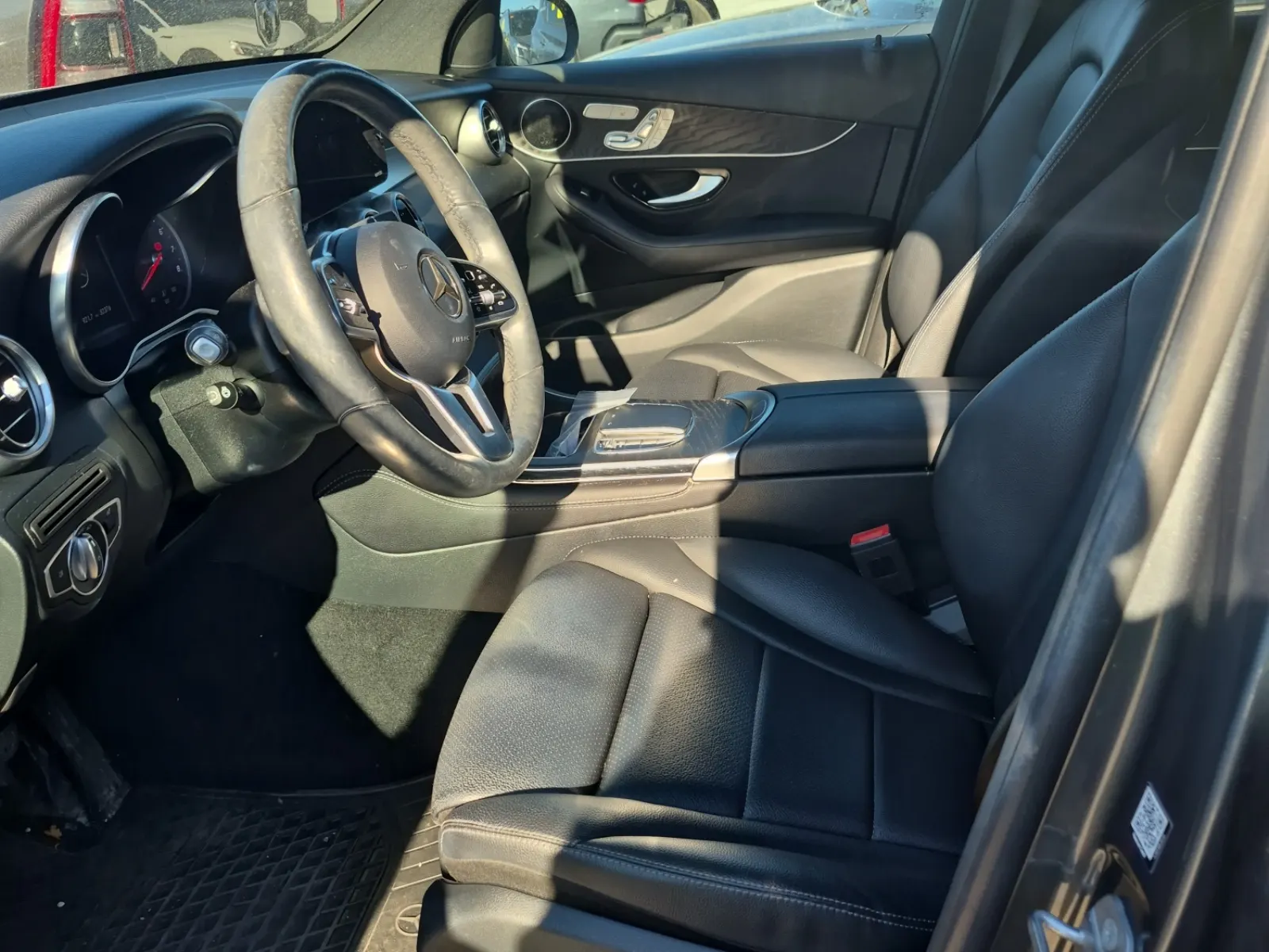 Front Interior Photo