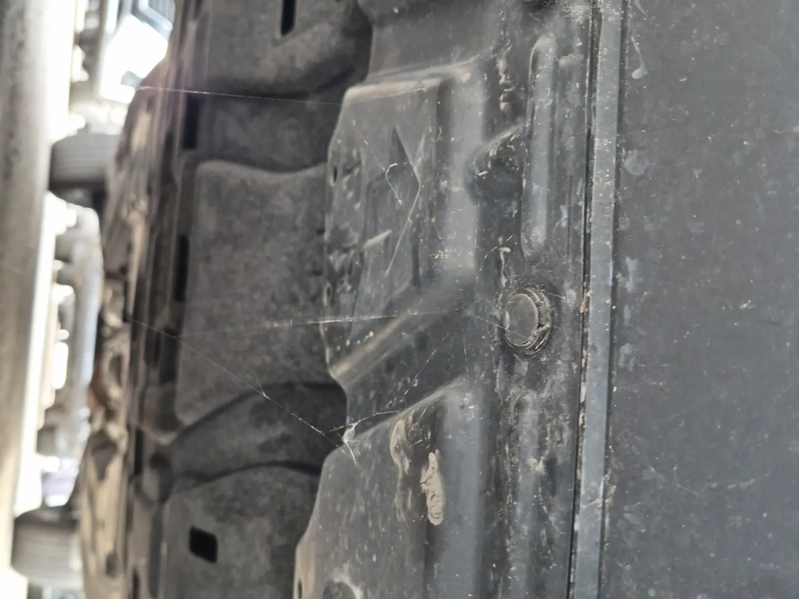 Undercarriage - Front Photo