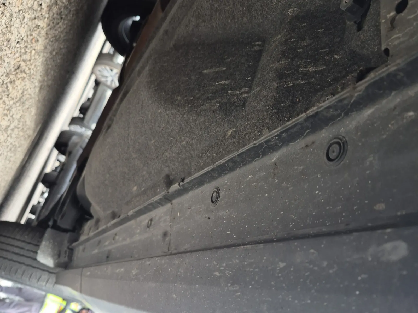 Undercarriage - Driver Photo