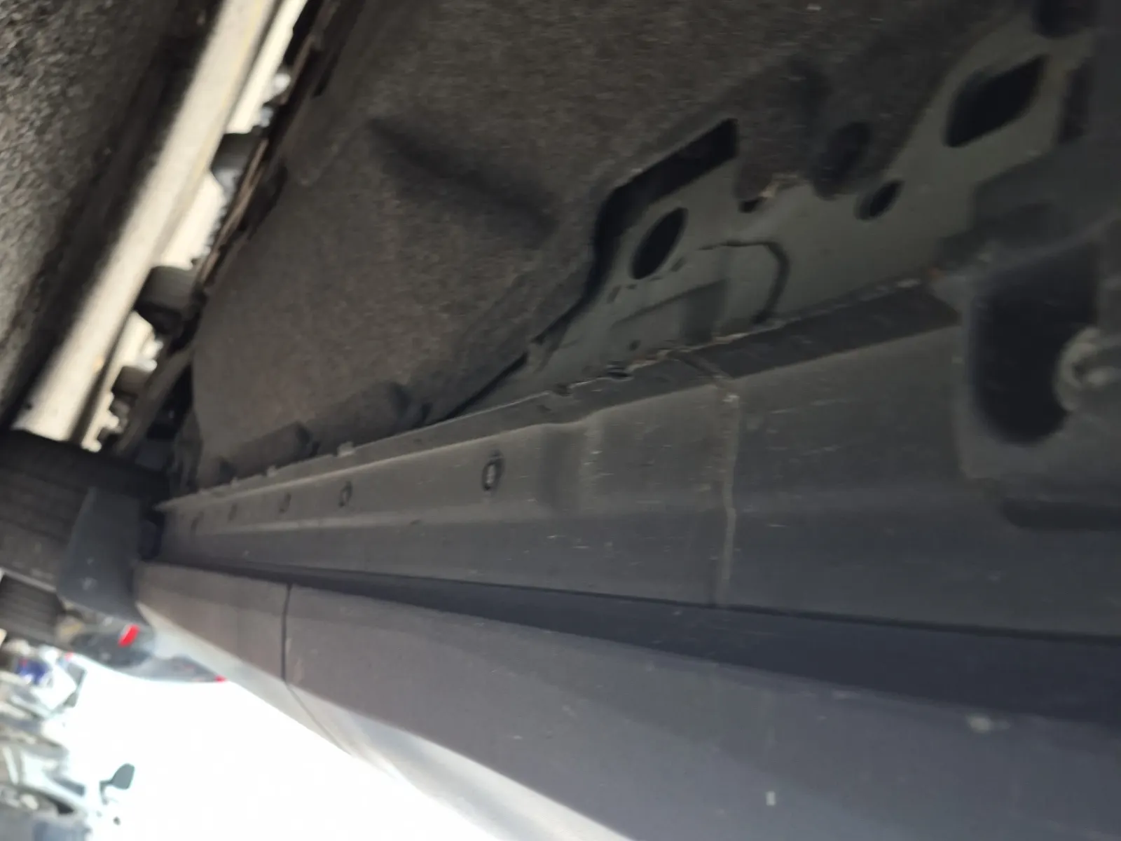 Undercarriage - Passenger Photo