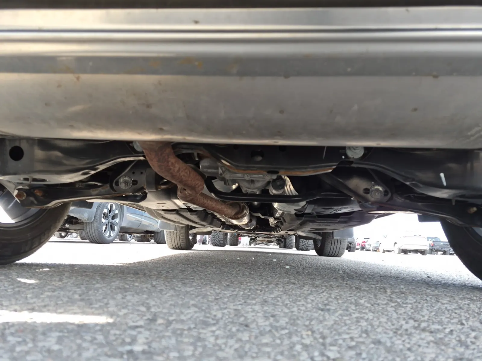 Undercarriage - Rear Photo
